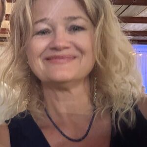 Meet your Posher, Vvickie